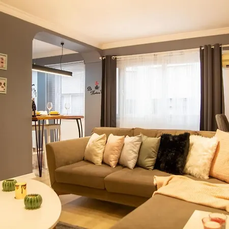 Amazing Flat Near The Coast With A Delightful Shared Terrace Close To Public Transportation In Karsiyaka * Izmir