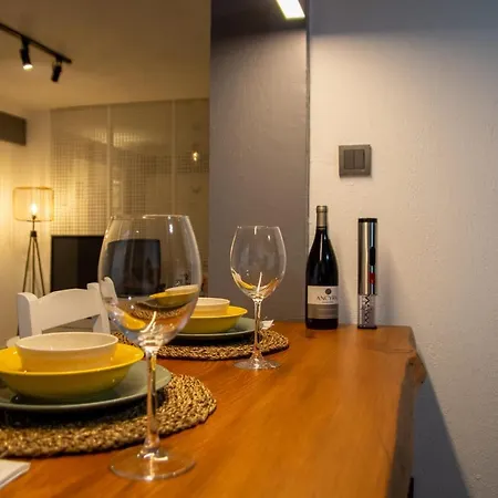 Amazing Flat Near The Coast With A Delightful Shared Terrace Close To Public Transportation In Karsiyaka Apartment Izmir